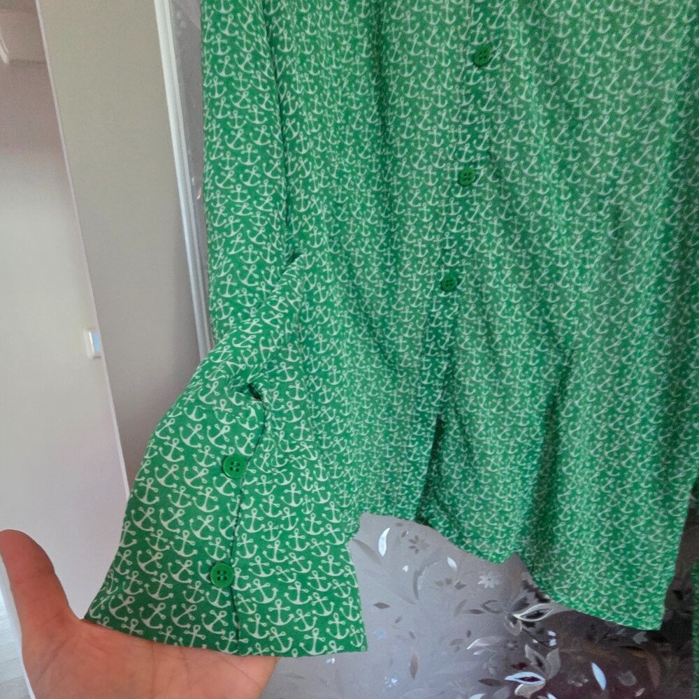 Green Blouse with white anchors - Size 14 - Picture 4 of 5